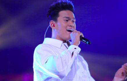 孫楊與妻子環(huán)球影城甜蜜同游，共度浪漫時(shí)光