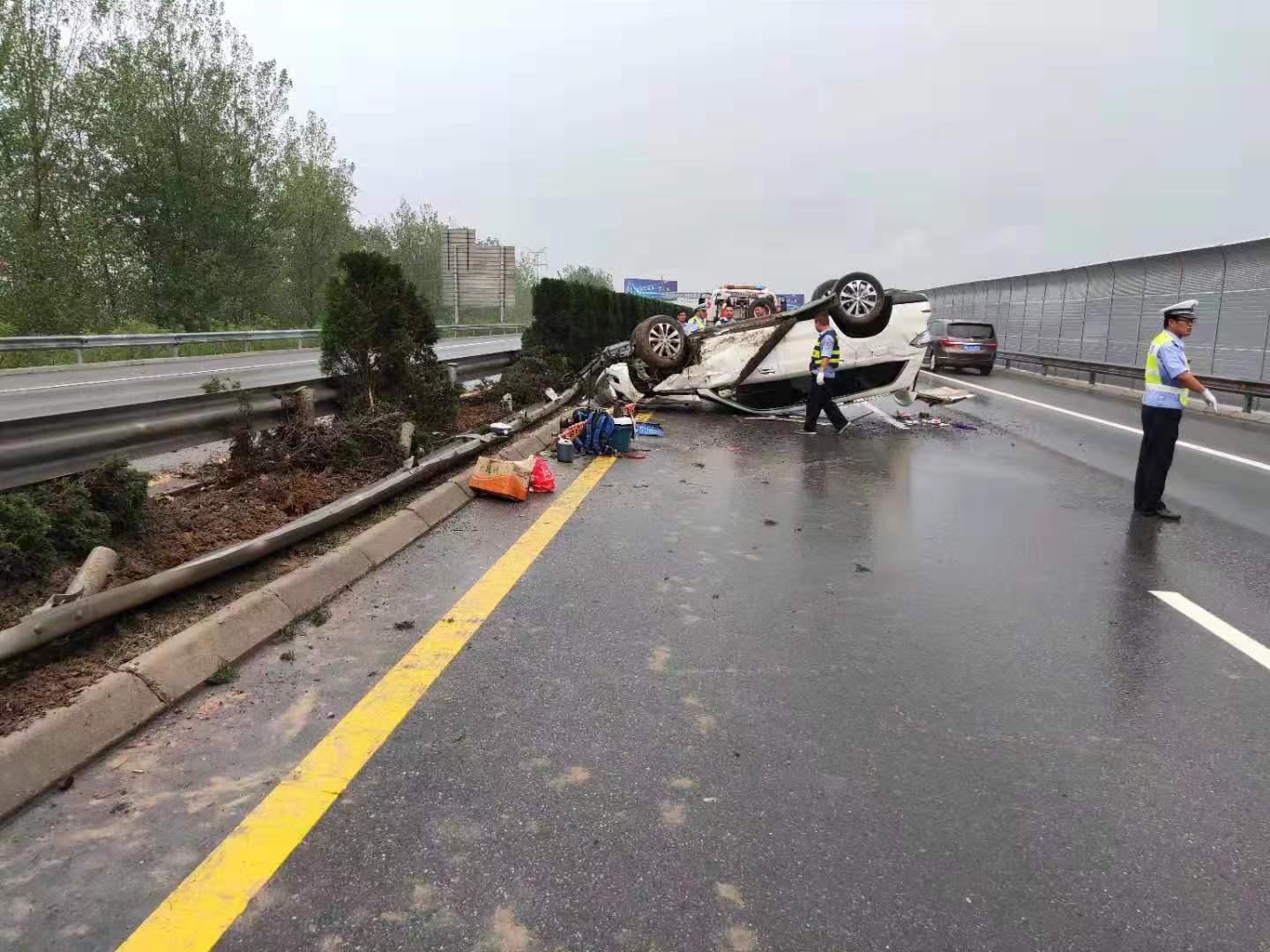 村民騎車撞上供熱管道致悲劇，事件背后的警示與反思