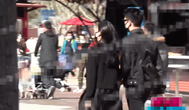 孫楊與妻子環(huán)球影城甜蜜同游，共度浪漫時光