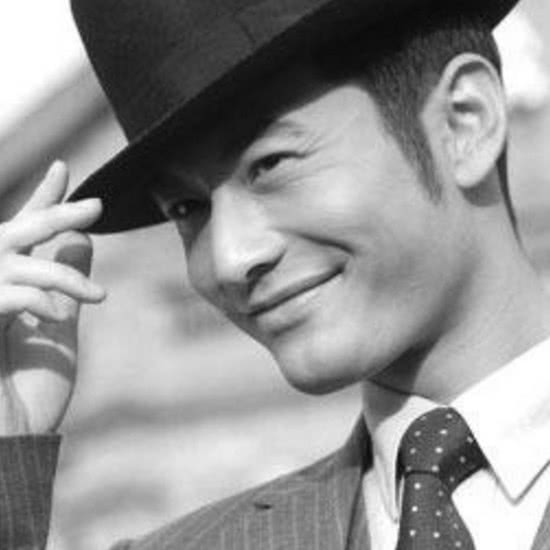 黃曉明爭(zhēng)議鞠躬道歉，積極重塑公眾形象之路