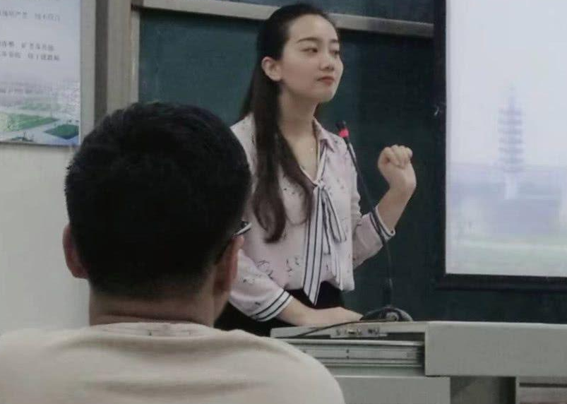 小蜜蜂事件與女老師離職背后的探討與反思