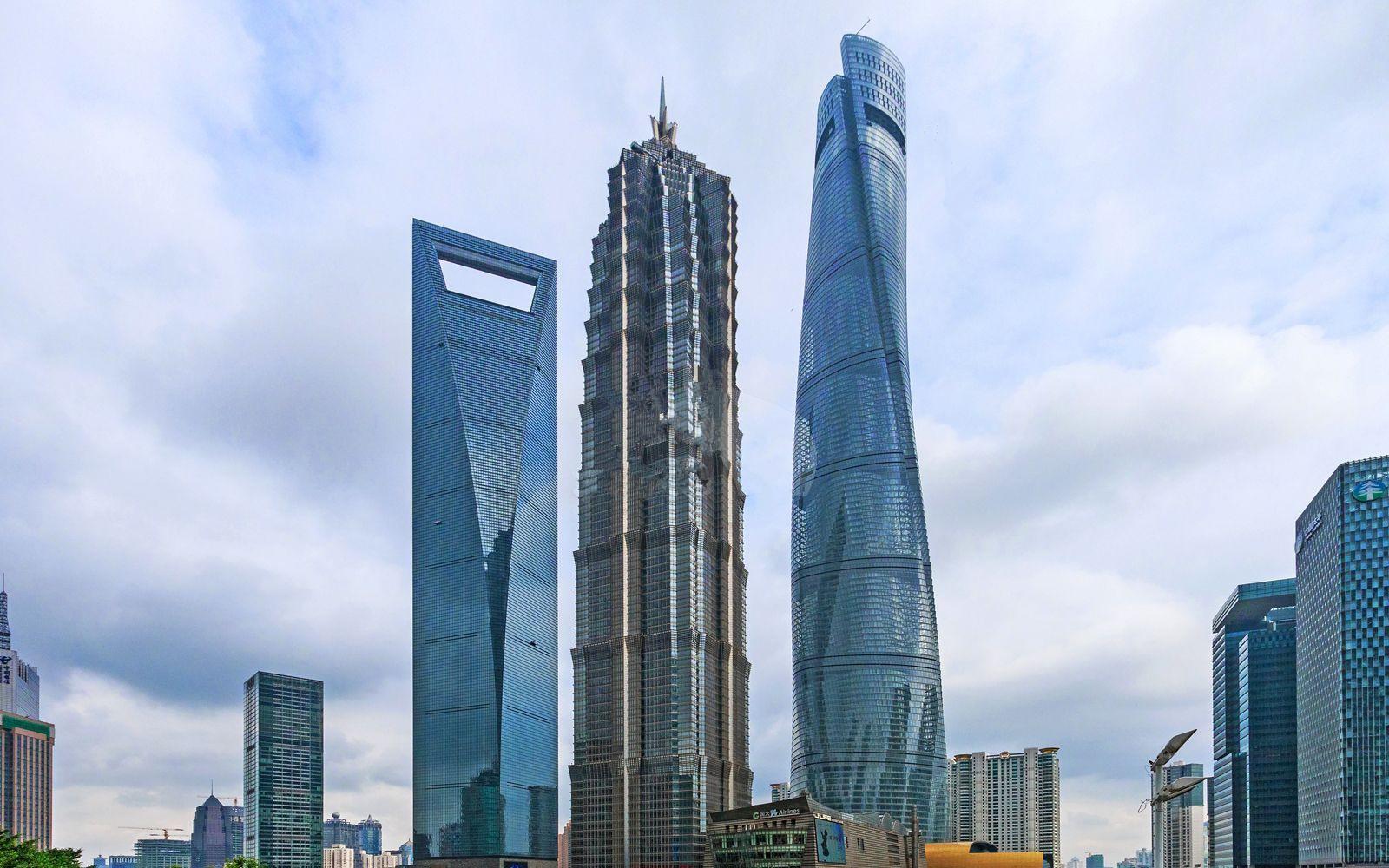 上海街頭烈日下的排隊(duì)熱潮，探尋580元神秘商品的風(fēng)采