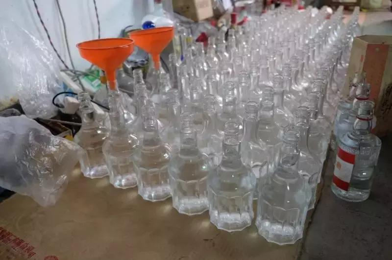 仿真茅臺(tái)背后的真相揭秘，商家叫賣背后的價(jià)值探討