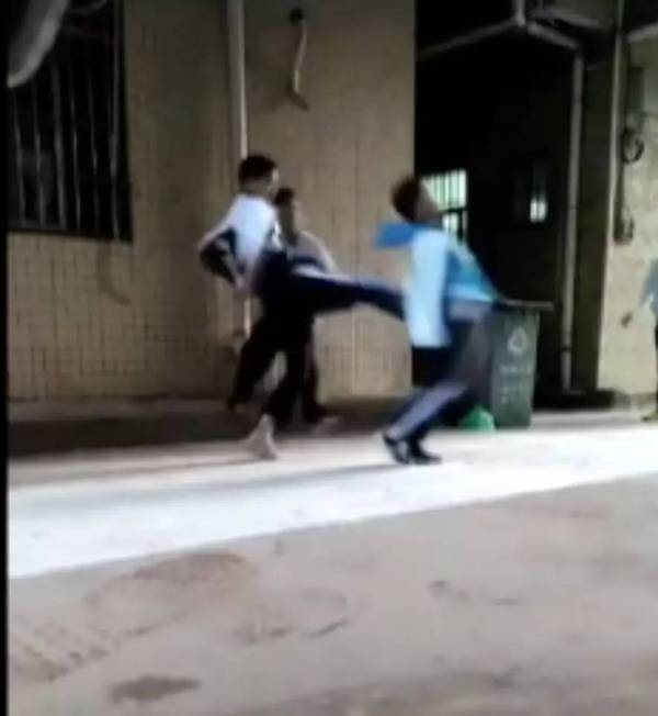 畫卿顏 第18頁(yè)