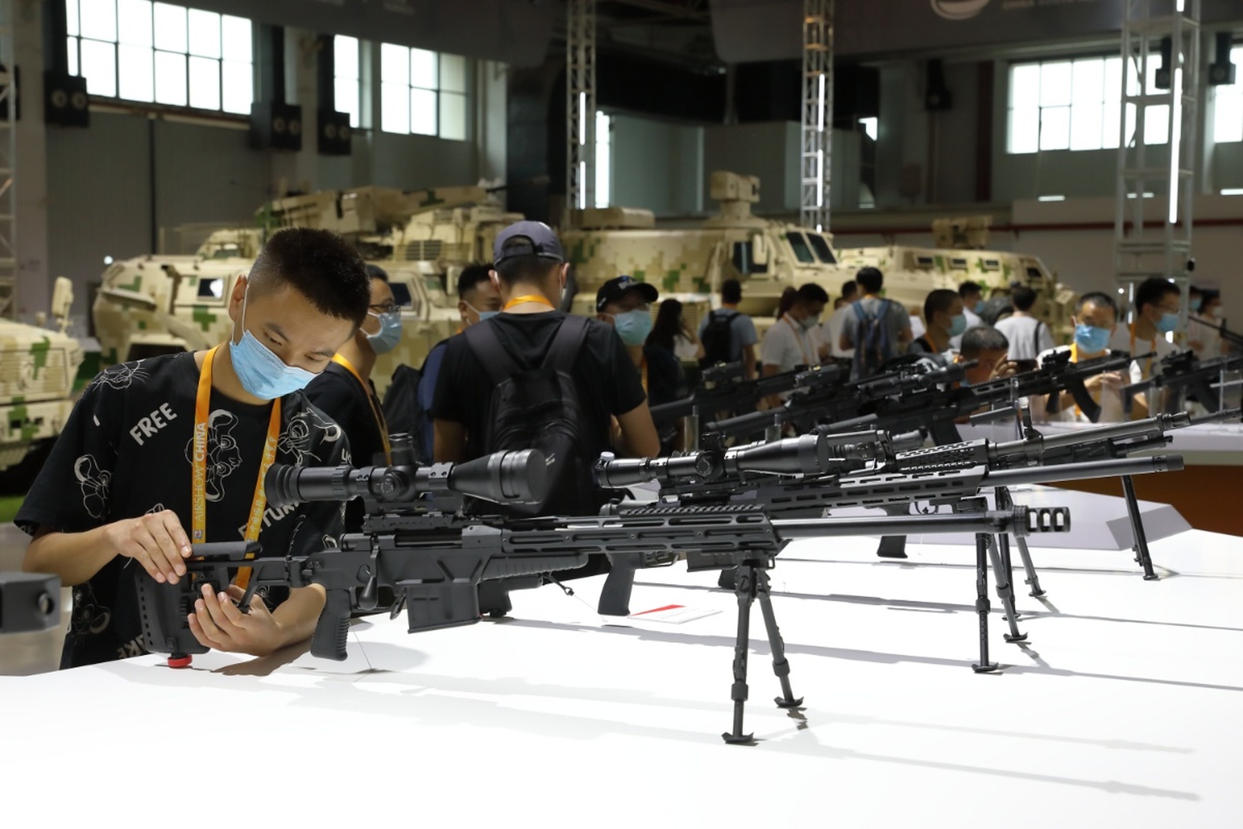 珠海航展半真槍展示引爆搶購熱潮，2萬套搶購一空