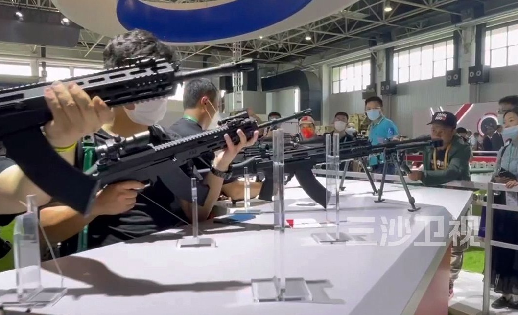 航展槍械區(qū)，男人的魅力與無法自拔的情感體驗(yàn)