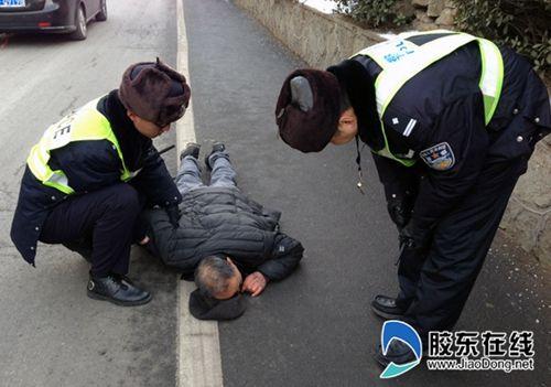 中醫(yī)智慧拯救暈倒游客，外國(guó)留學(xué)生的跨國(guó)救援行動(dòng)