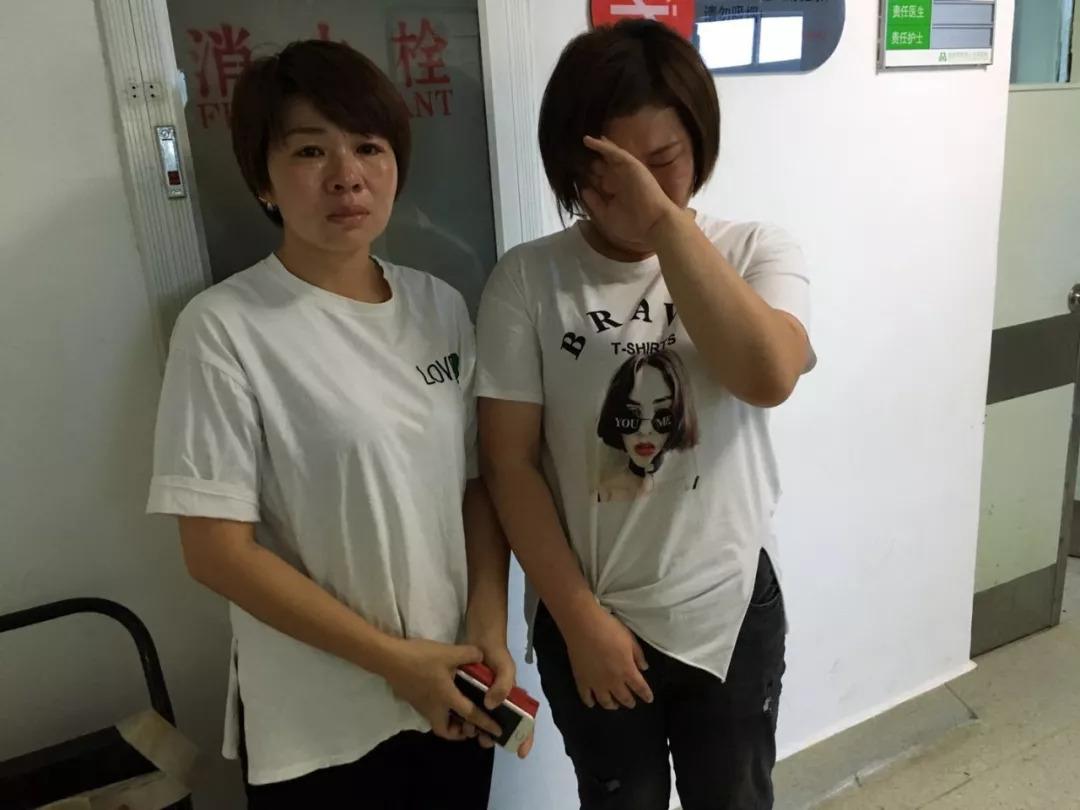 母愛力量顯光輝，燒傷媽媽觀孩子視頻后感動落淚，生活的挑戰(zhàn)與母愛的堅韌