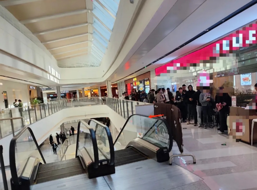 警方回應(yīng)女孩商場(chǎng)四樓墜亡事件，深度分析與反思的背后