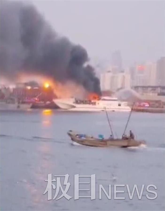 天津?yàn)I海新區(qū)一游輪起火事件紀(jì)實(shí)