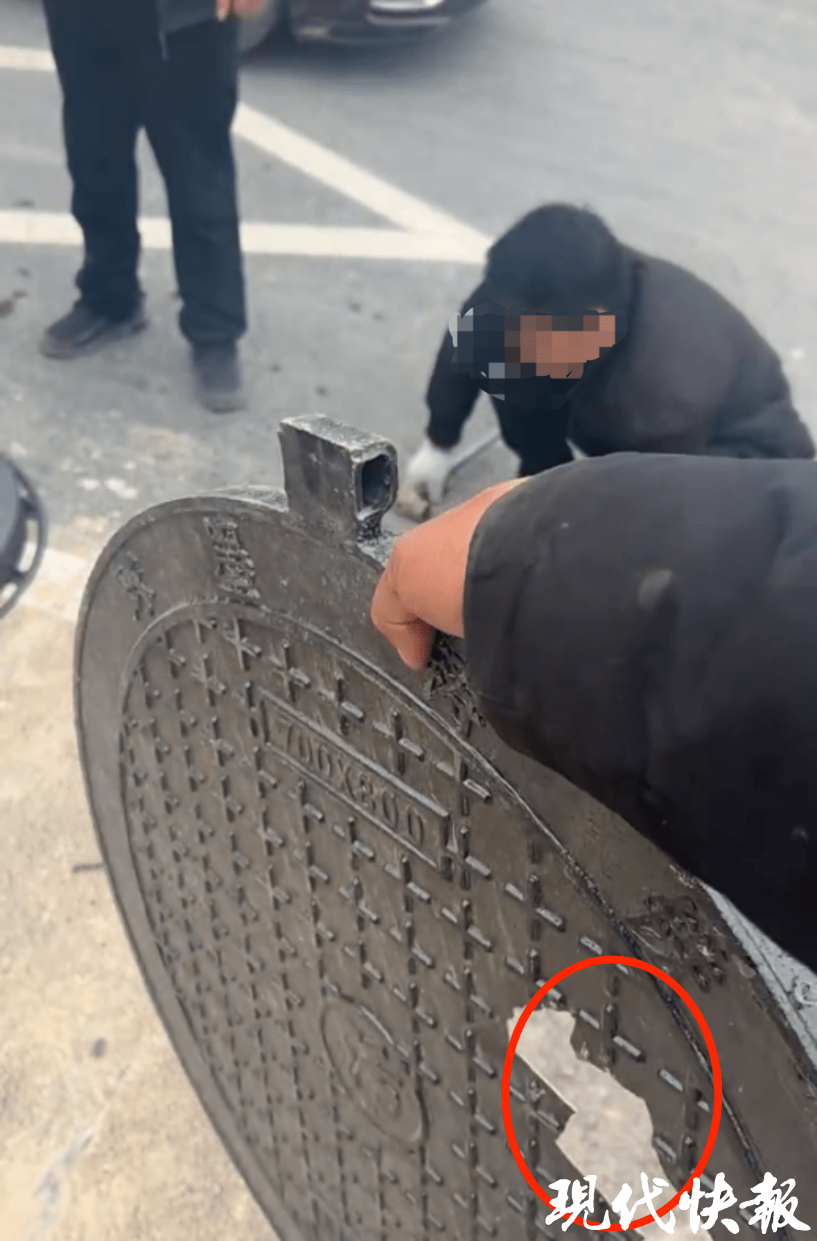 蘭州通報(bào)新?lián)Q井蓋一碰就碎