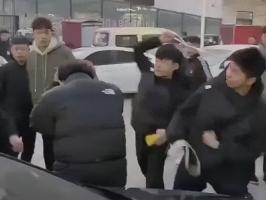 警方通報男孩遭多人持棍圍毆事件，揭示真相，呼吁正義之聲震徹社會！