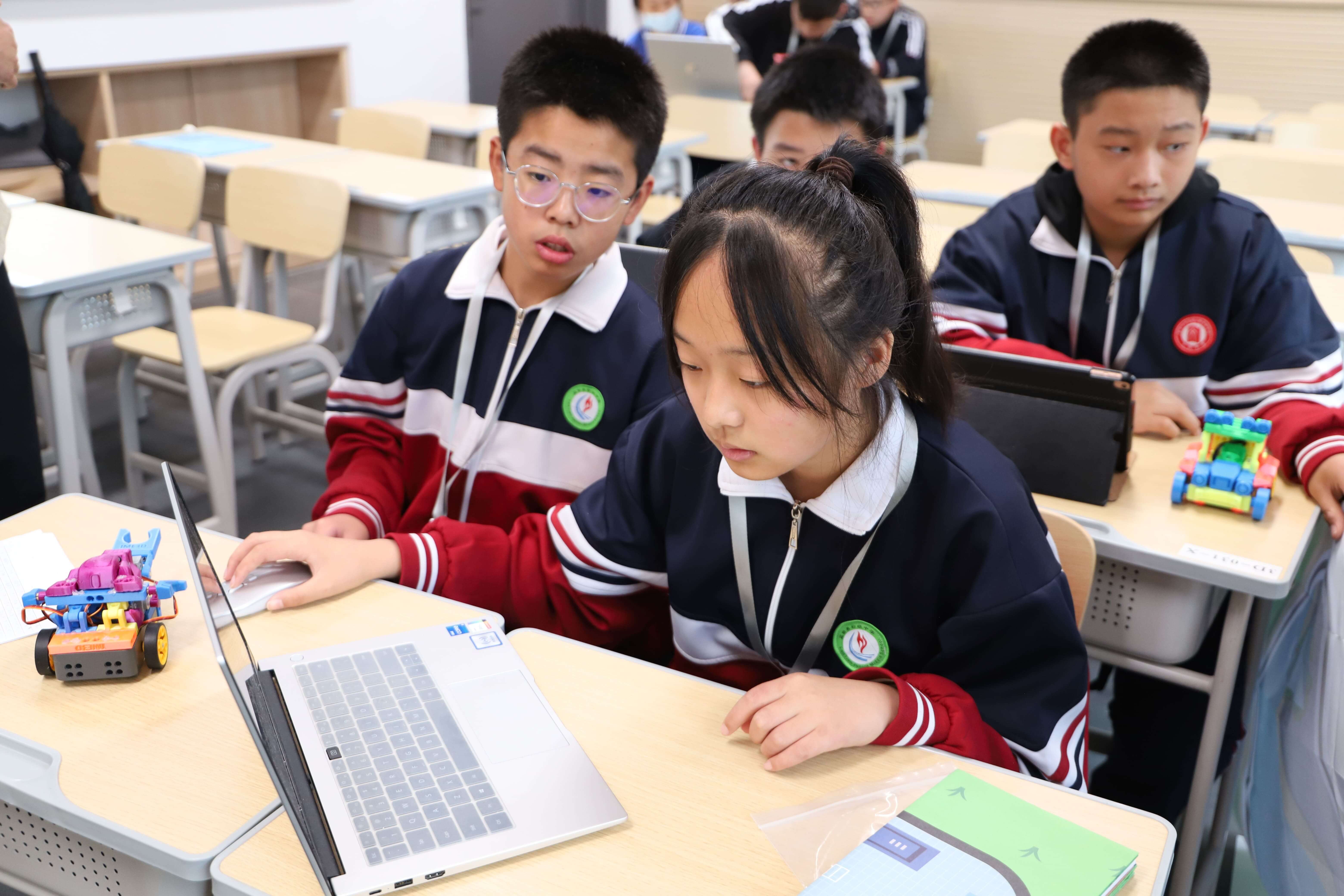 青少年教育課程創(chuàng)新引領關注熱潮