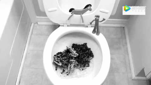 男子自殺引發(fā)悲劇，鄰居家馬桶遭殃受損