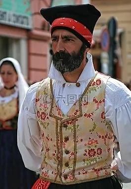 科技重塑傳統(tǒng)服飾文化，再設(shè)計與再創(chuàng)造的魅力