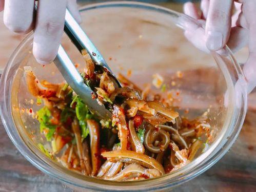 剩飯冷藏處理指南，確保食品安全，正確處理剩余食物