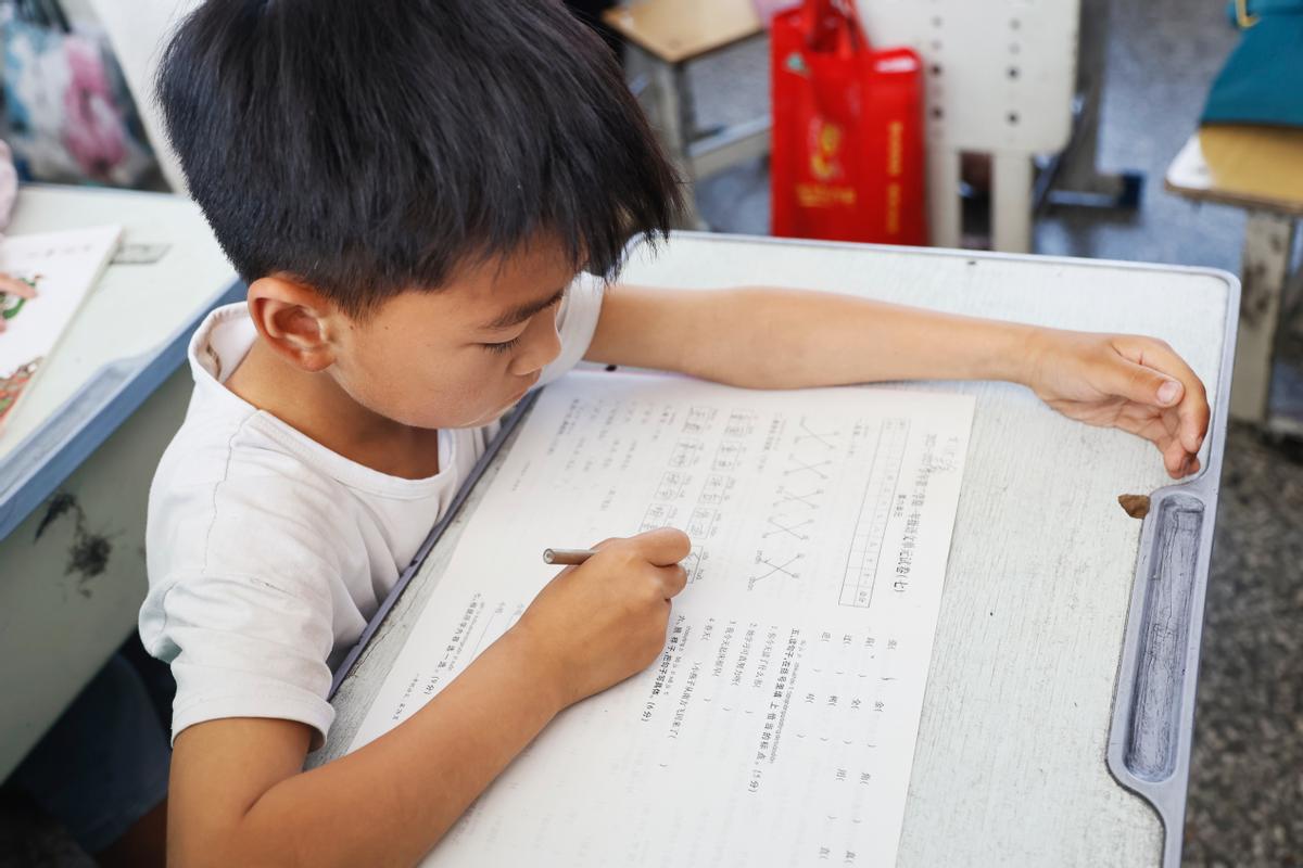 堅(jiān)持體育鍛煉，助力心理健康成長(zhǎng)