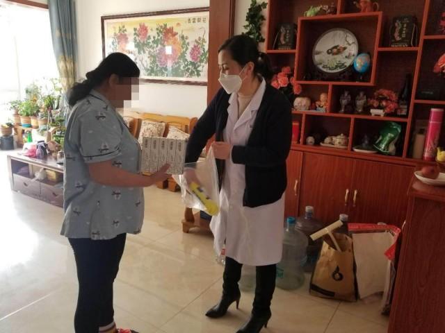 與摯友談心，釋放內(nèi)心壓力的秘密對(duì)話