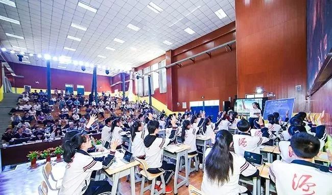 教育與科技融合,未來課堂變革趨勢探索