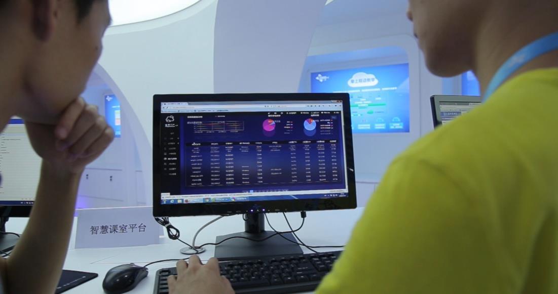 智能教室重塑教學模式，傳統(tǒng)教育向數(shù)字化轉(zhuǎn)型的革新之路