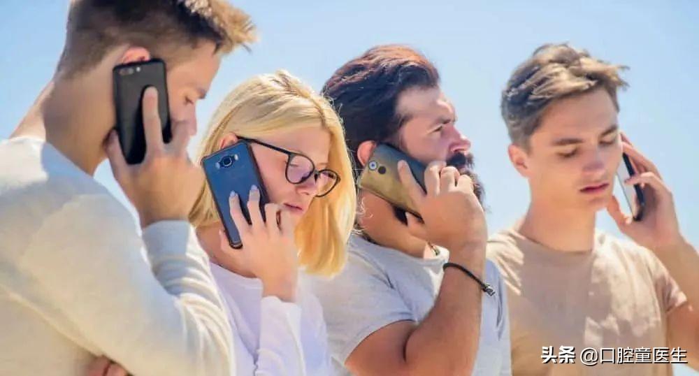 旅行中如何降低手機(jī)對(duì)健康的不良影響