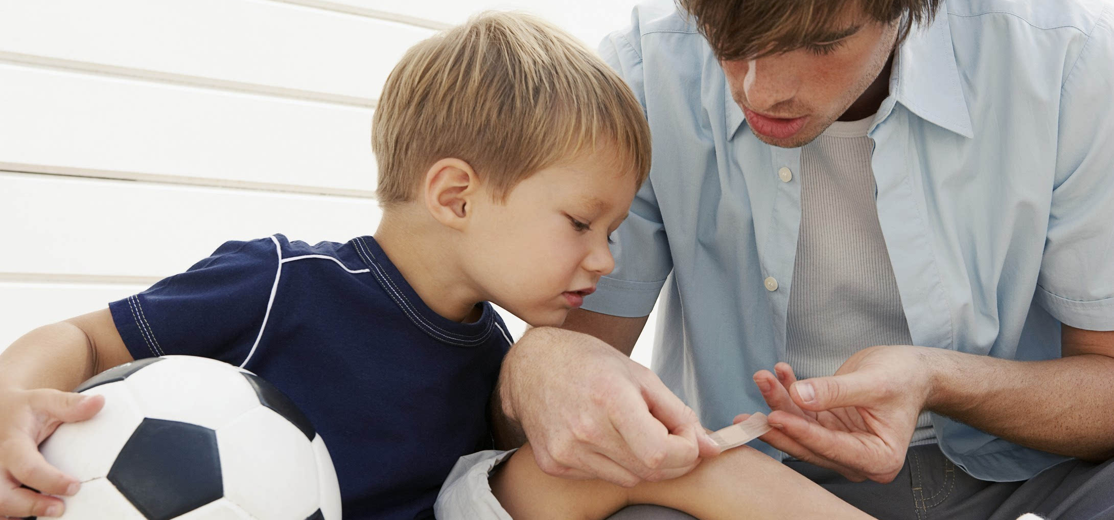 家庭應(yīng)急傷口處理指南，為家人提供及時(shí)的急救措施