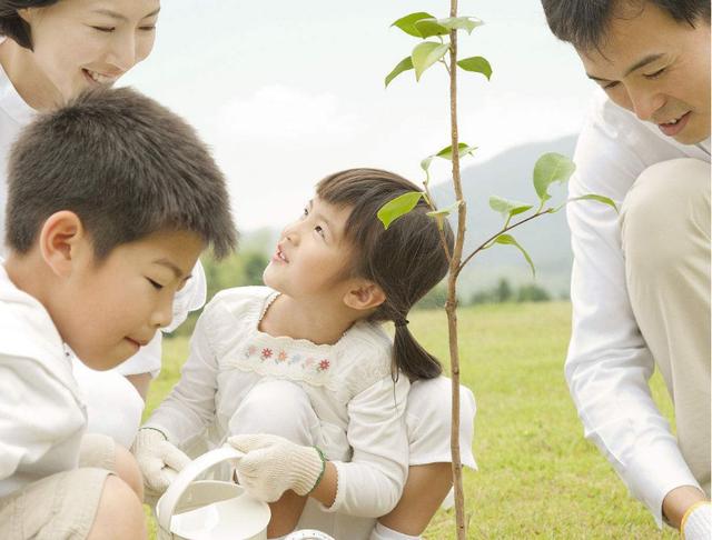 父母如何營造健康成長環(huán)境給孩子？