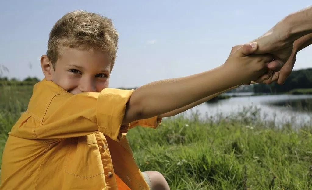 父母關(guān)注心理健康對孩子成長的影響與啟示