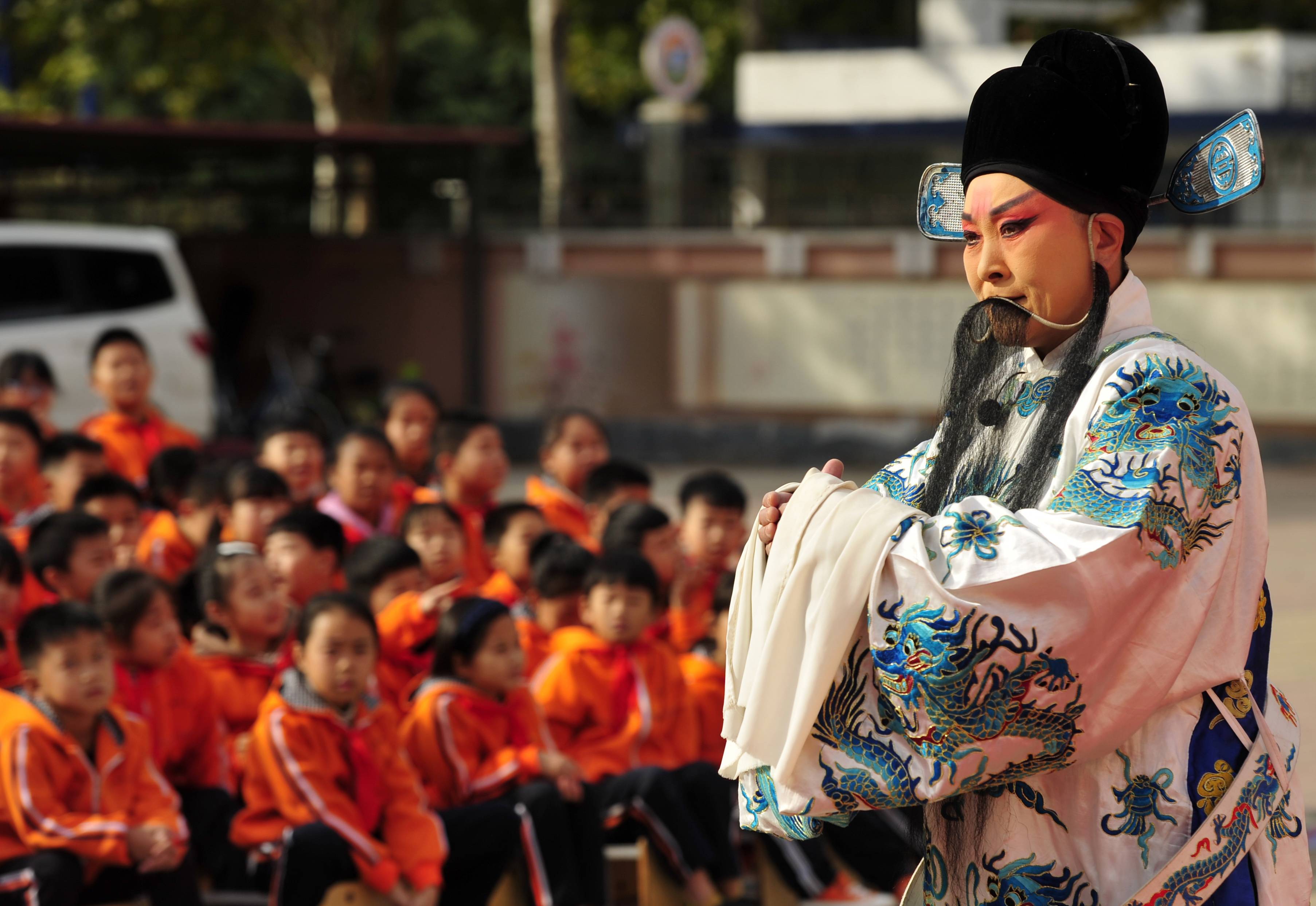 地方戲曲進(jìn)校園，傳承與弘揚(yáng)傳統(tǒng)藝術(shù)文化