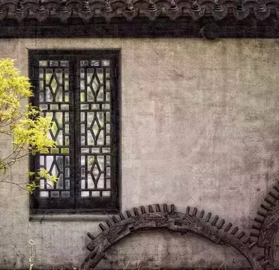 古建筑修復(fù)項(xiàng)目進(jìn)展與傳統(tǒng)工藝傳承的交融，傳承與創(chuàng)新并行之路