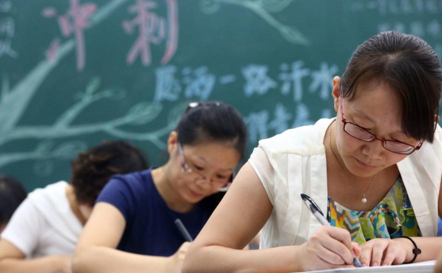 解決鄉(xiāng)村教師短缺問題的策略路徑探討