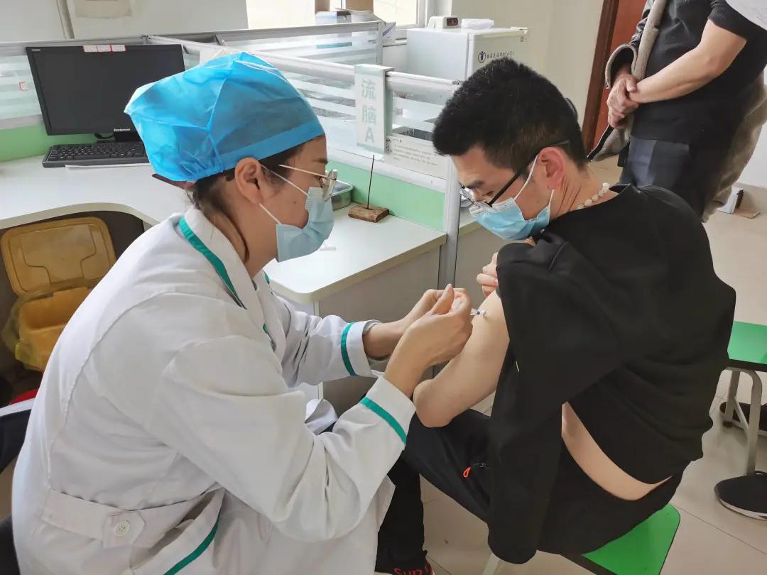 全球新冠疫苗接種加速，共同邁向健康防線的新里程碑