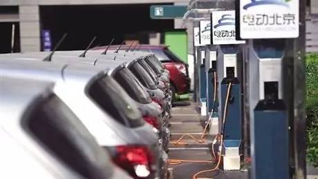 新能源車充電樁建設(shè)提速，推動綠色出行的核心動力