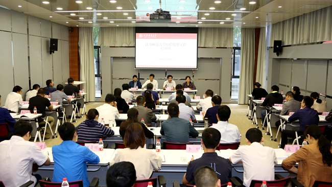 職業(yè)教育與技能培訓(xùn)需求激增，應(yīng)對(duì)新時(shí)代挑戰(zhàn)的關(guān)鍵策略