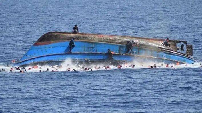 阿拉斯加州漁船傾覆事件，生死救援與后續(xù)反思