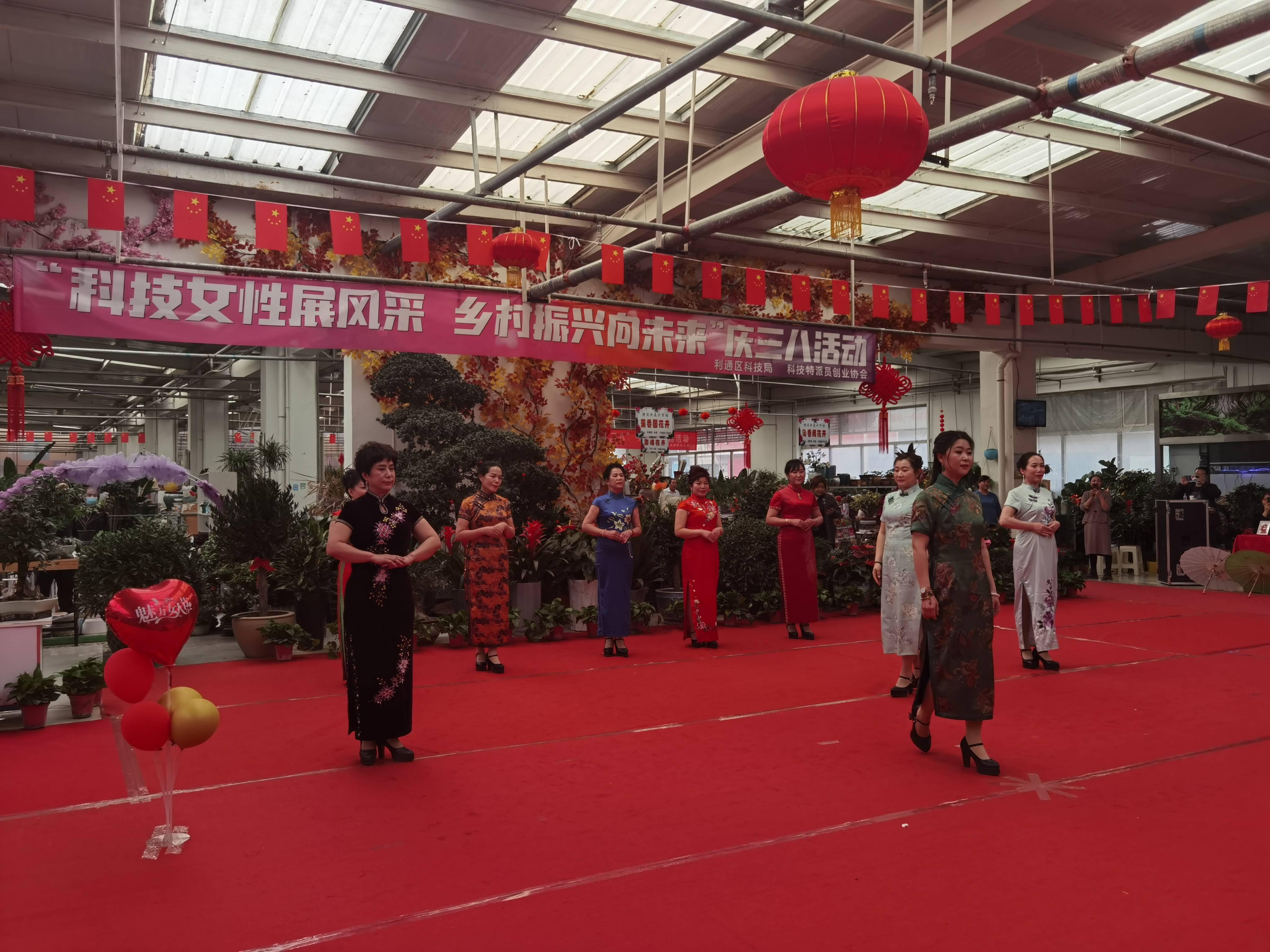 科技與傳統(tǒng)節(jié)日文化融合之旅，創(chuàng)新與傳統(tǒng)魅力的探索體驗設(shè)計