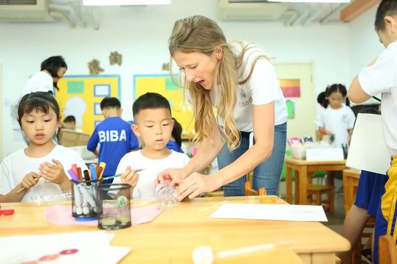 父母如何引導培養(yǎng)孩子的批判性思維技巧