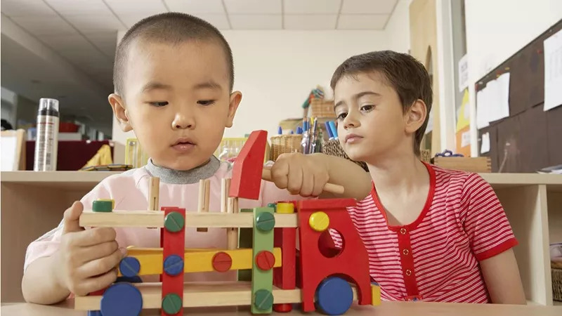 家庭教育對孩子人際交往能力的培育作用