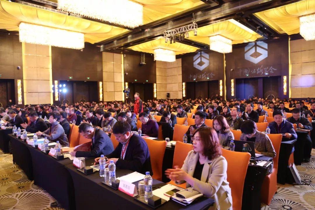 大數(shù)據(jù)時(shí)代經(jīng)濟(jì)決策優(yōu)化與風(fēng)險(xiǎn)規(guī)避策略