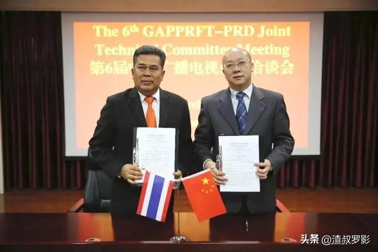 俄客機泰國途中緊急降落，考驗人性的航空之旅