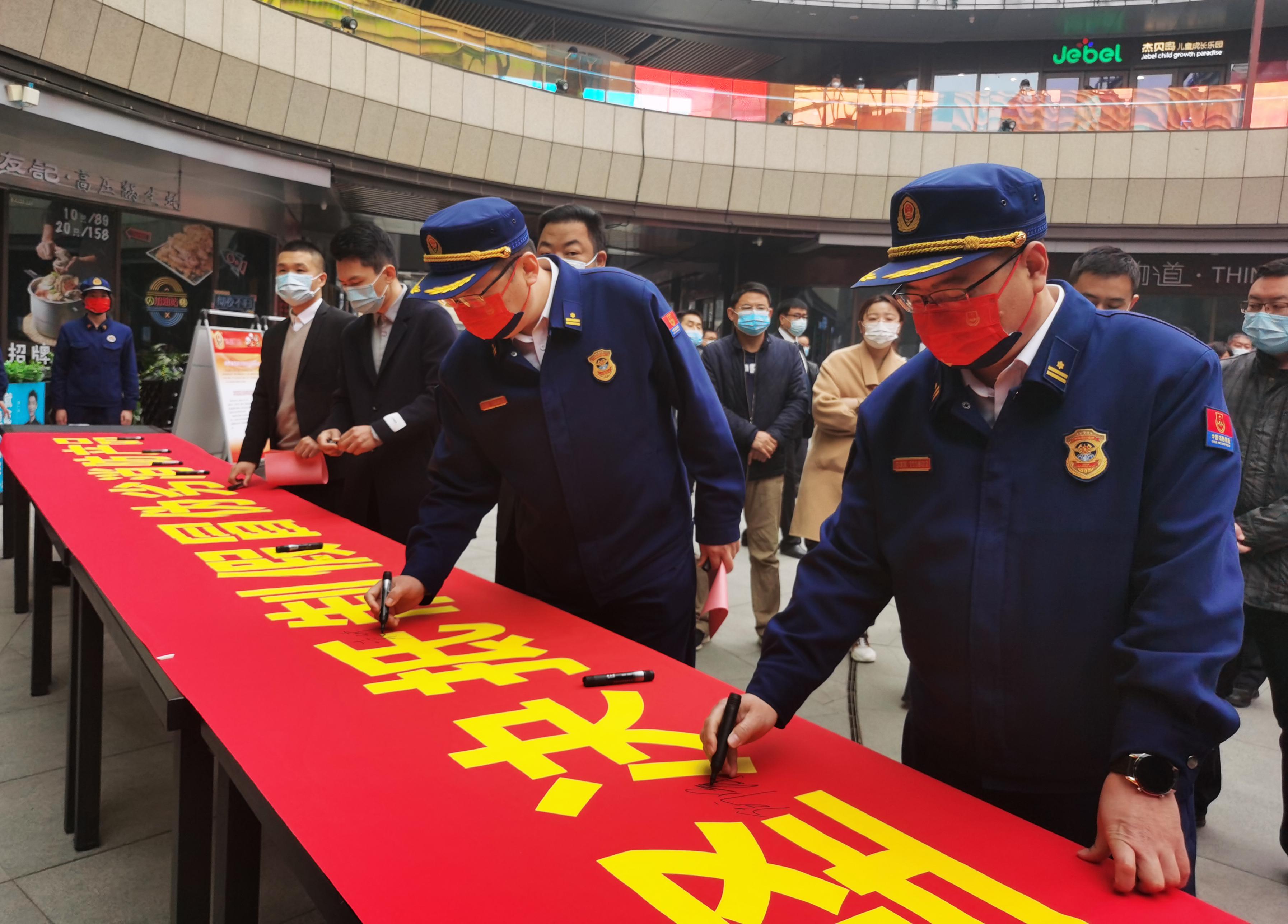 家庭防火，應急照明燈具的使用與維護指南