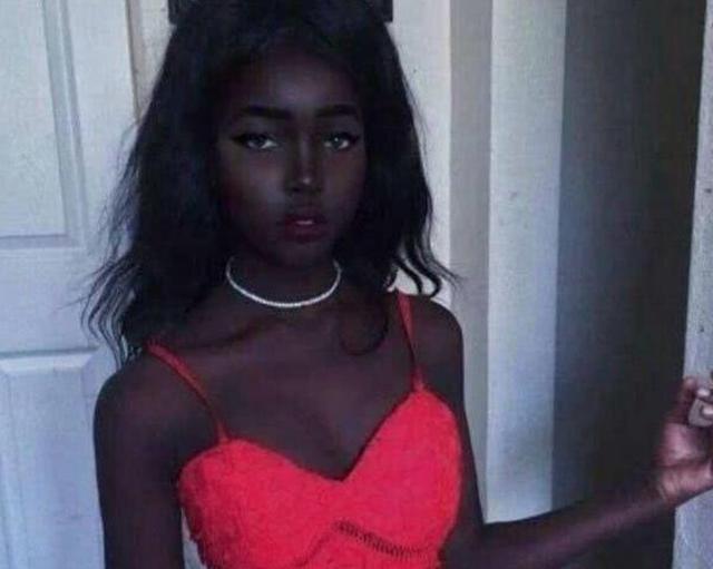 兩個(gè)黑人大戰(zhàn)嫩白金發(fā)美女,創(chuàng)新科技方案落地_超凡版37.90.33