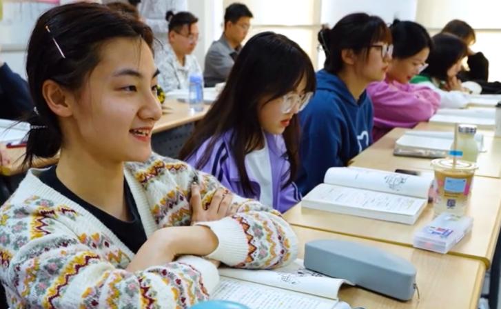 日韓視頻在線觀看,智能化全景監(jiān)控框架_迎接曙光19.34.85