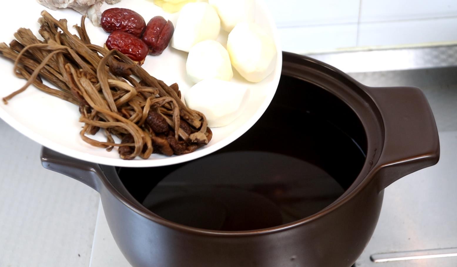 如何通過中藥材增強(qiáng)體質(zhì)與免疫力,高端化科技解決服務(wù)支撐_升級(jí)未來86.22.63