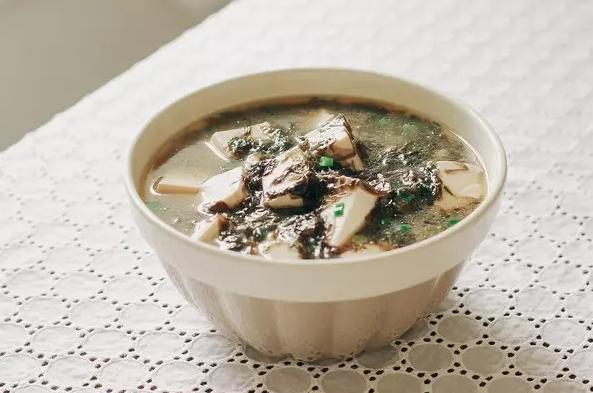 養(yǎng)生食譜如何幫助調(diào)節(jié)甲狀腺功能,科學推進實踐路徑_銳航版38.07.90