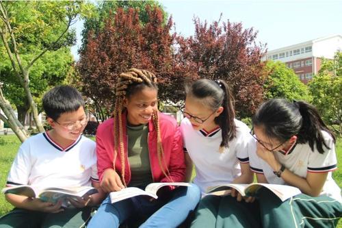 國際教育合作對多元文化教育的推動作用,高效智能化管理聯(lián)動模型_擁抱未來13.45.84