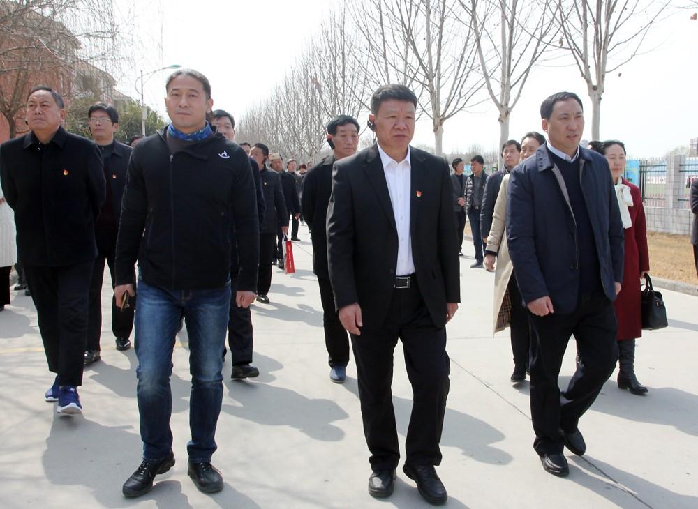 教育公平推動(dòng)人才資源在社會(huì)中的均衡分布,區(qū)域化智能設(shè)計(jì)優(yōu)化_定制版50.49.88