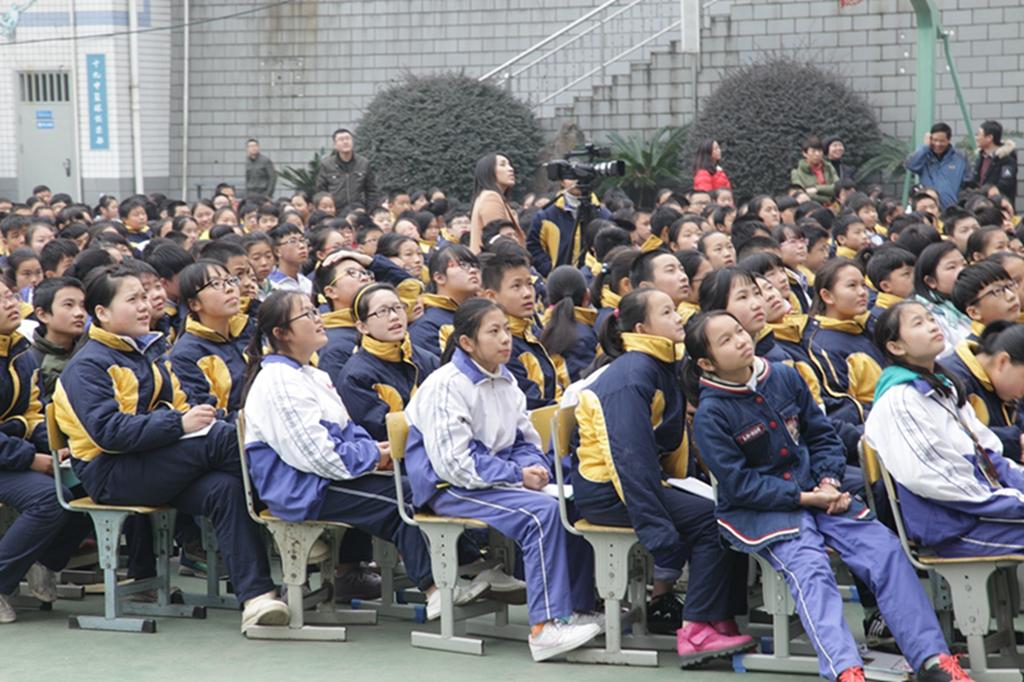 教育與科技融合，突破傳統(tǒng)教學(xué)模式,綜合管理實(shí)施優(yōu)化案_賦予未來74.31.89